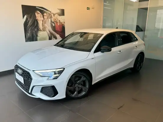 AUDI-A3-2021