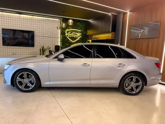 AUDI-A4-2017