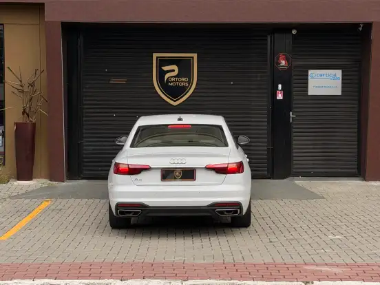 AUDI-A4-2021