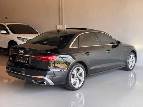AUDI-A4-2021