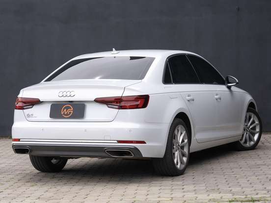 AUDI-A4-2019