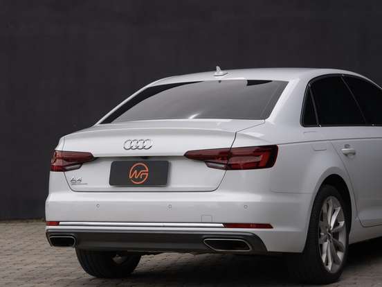 AUDI-A4-2019