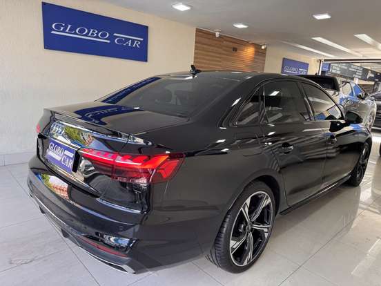 AUDI-A4-2023