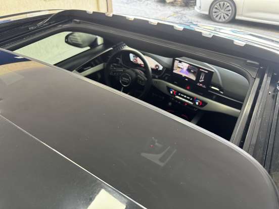 AUDI-A4-2023
