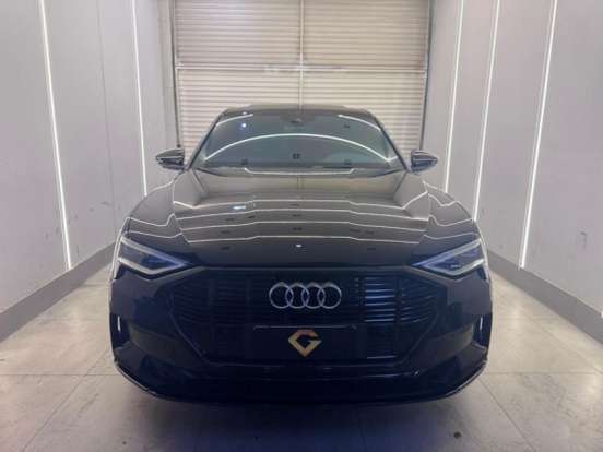 AUDI-E-TRON-2022
