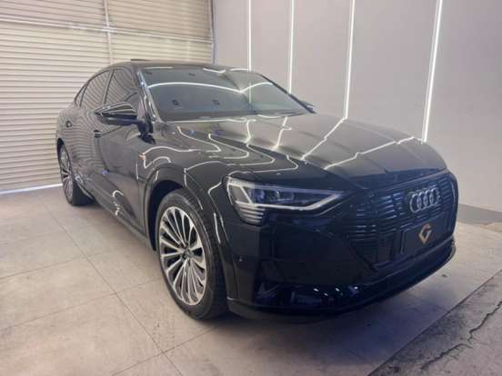 AUDI-E-TRON-ELÉTRICO PERFORMANCE BLACK QUATTRO AUDI-E-TRON-2022