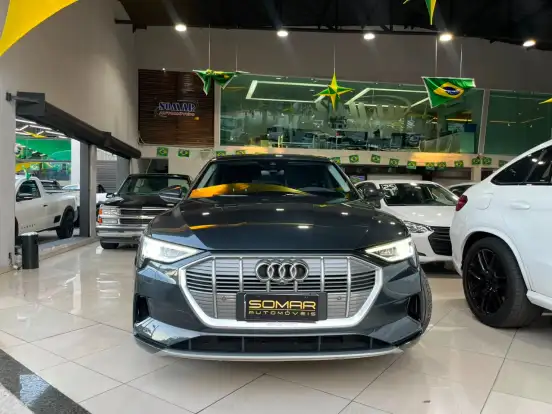 AUDI-E-TRON-ELÉTRICO PERFORMANCE BLACK QUATTRO AUDI-E-TRON-2020