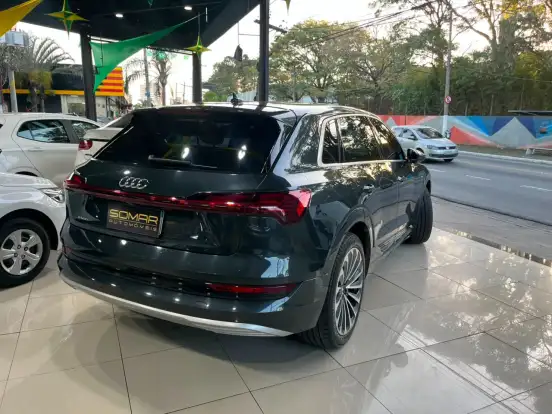 AUDI-E-TRON-ELÉTRICO PERFORMANCE BLACK QUATTRO AUDI-E-TRON-2020