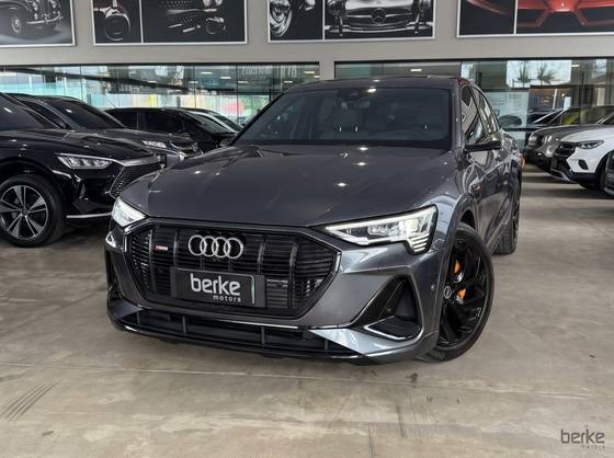 AUDI E-TRON ELÉTRICO SPORTBACK PERFORMANCE BLACK QUATTRO