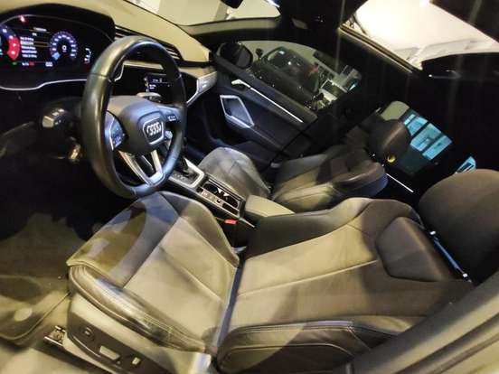 AUDI-Q3-2021