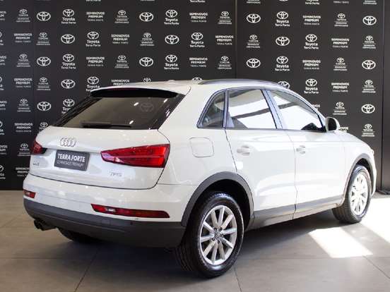 AUDI-Q3-2018