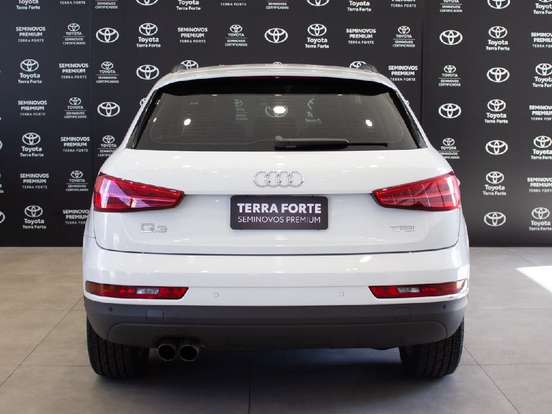 AUDI-Q3-2018