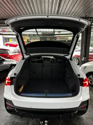 AUDI-Q3-2023