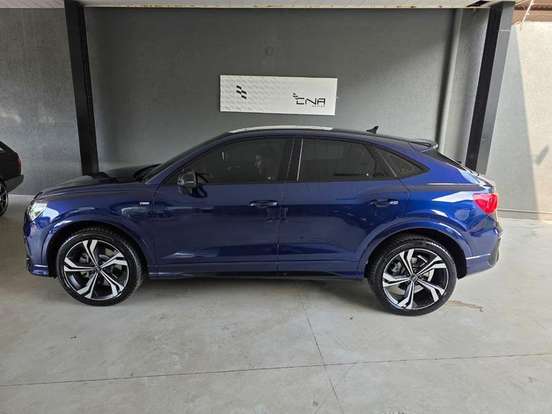 AUDI-Q3-2024