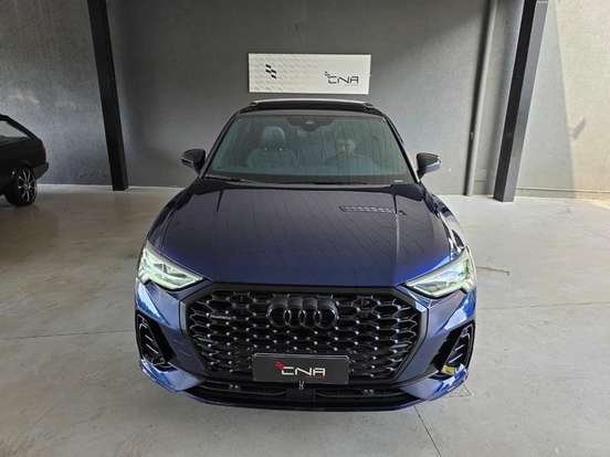AUDI-Q3-2024