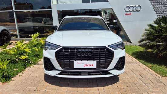 AUDI-Q3-2023