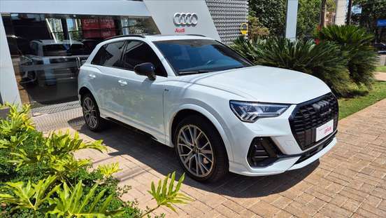 AUDI-Q3-2023