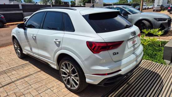 AUDI-Q3-2023
