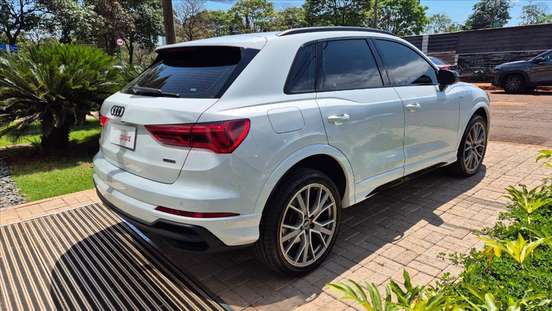 AUDI-Q3-2023
