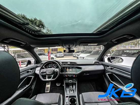 AUDI-Q3-2023