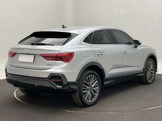 AUDI-Q3-2023
