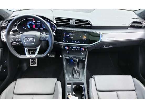 AUDI-Q3-2024