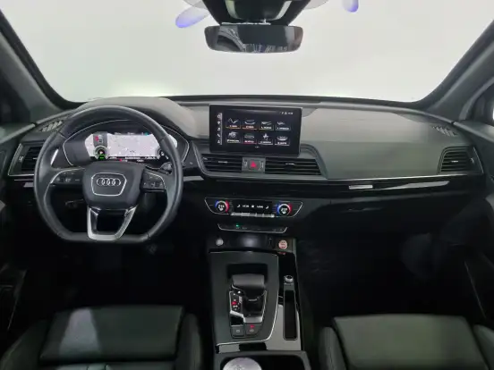 AUDI-Q5-2022