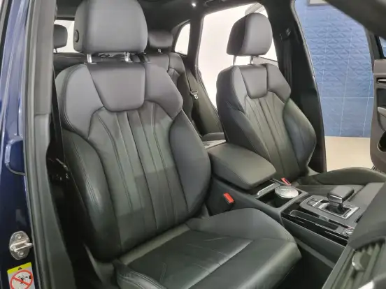 AUDI-Q5-2022