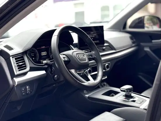 AUDI-Q5-2023
