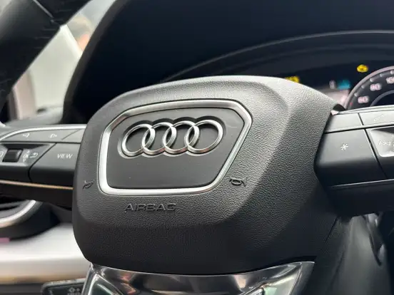 AUDI-Q5-2023