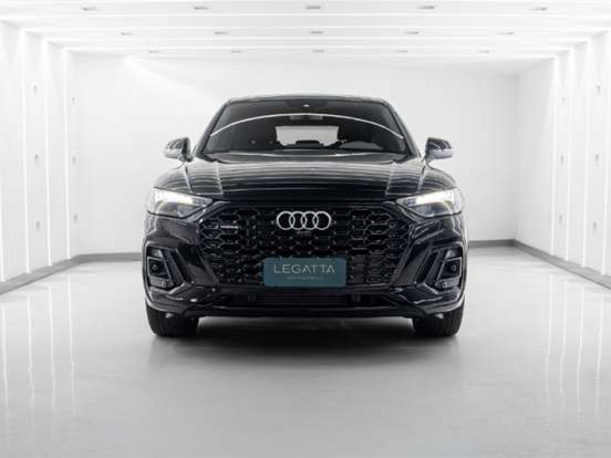 AUDI-Q5-2022
