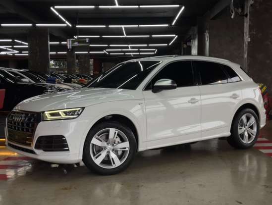 AUDI-Q5-2019