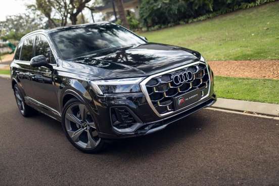 AUDI-Q7-2025