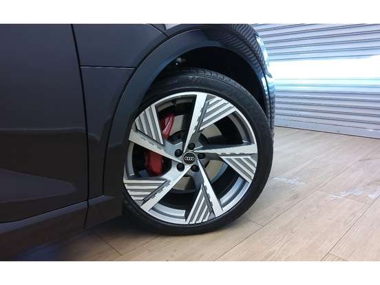AUDI-Q8 E-TRON-2024