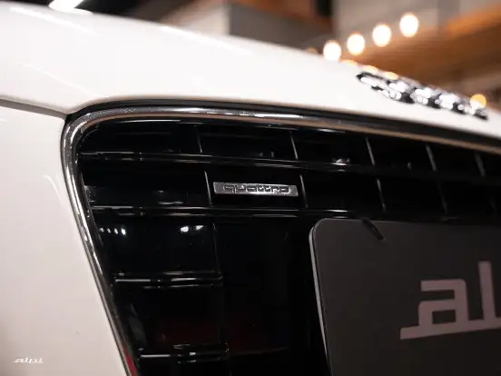 AUDI-R8-4.2 FSI QUATTRO V8 32V GASOLINA 2P R-TRONIC AUDI-R8-2012