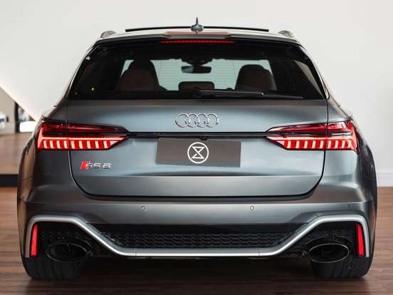AUDI-RS6-2022