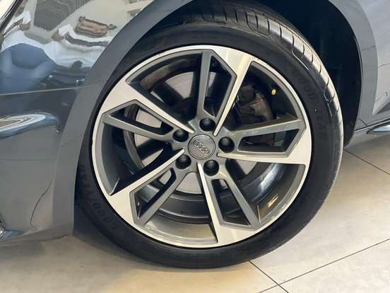 AUDI-A4-2019