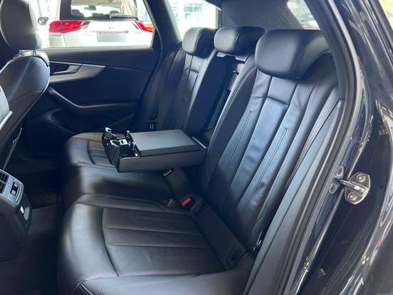 AUDI-A4-2019