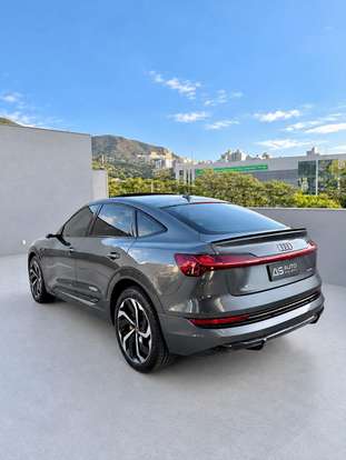 AUDI-E-TRON-2021