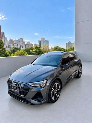 AUDI-E-TRON-2021