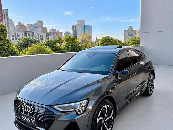 AUDI-E-TRON-ELÉTRICO PERFORMANCE BLACK QUATTRO AUDI-E-TRON-2021