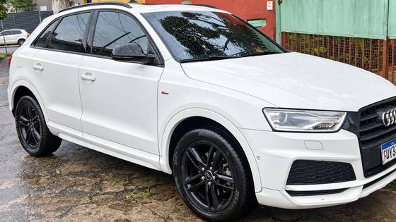 AUDI Q3 1.4 TFSI BLACK EDITION FLEX 4P S TRONIC