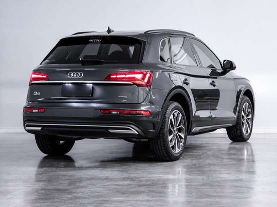 AUDI-Q5-2022