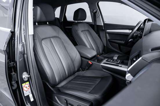 AUDI-Q5-2022