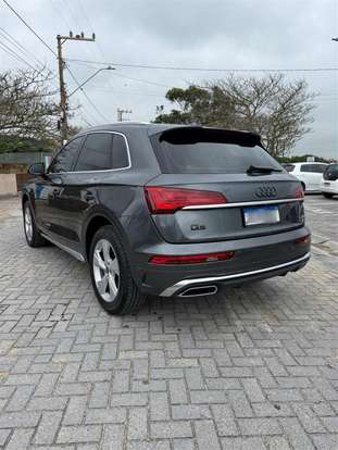 AUDI-Q5-2022