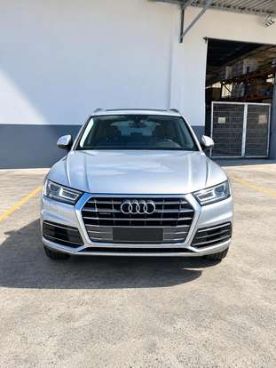 AUDI-Q5-2019