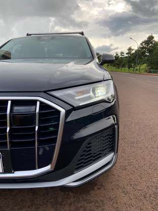 AUDI-Q7-2020