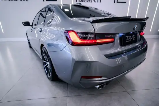 BMW-320i-2024