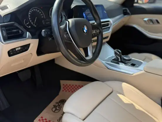 BMW-320i-2.0 16V TURBO GASOLINA SPORT AUTOMÁTICO BMW-320i-2019