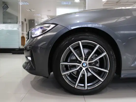 BMW-320i-2.0 16V TURBO GASOLINA SPORT AUTOMÁTICO BMW-320i-2020